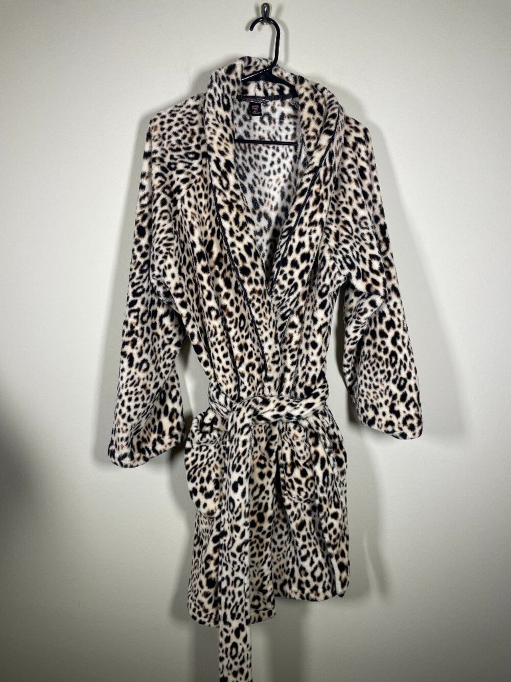 Victoria's Secret Women's Leopard Print Short Plush Robe Brown Beige Size M/L